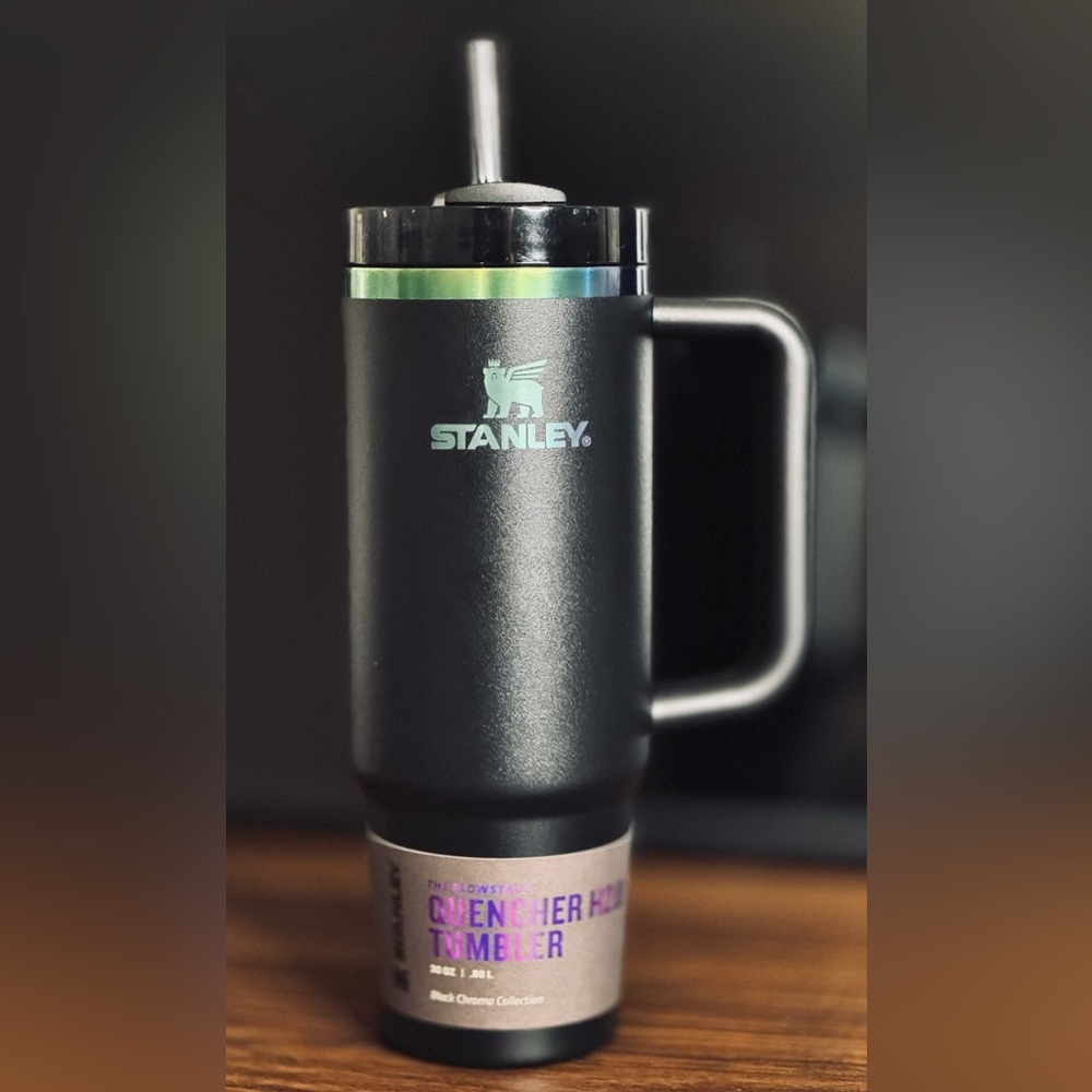 Stanley | Black Chroma 30 oz Quencher H2.0 Tumbler